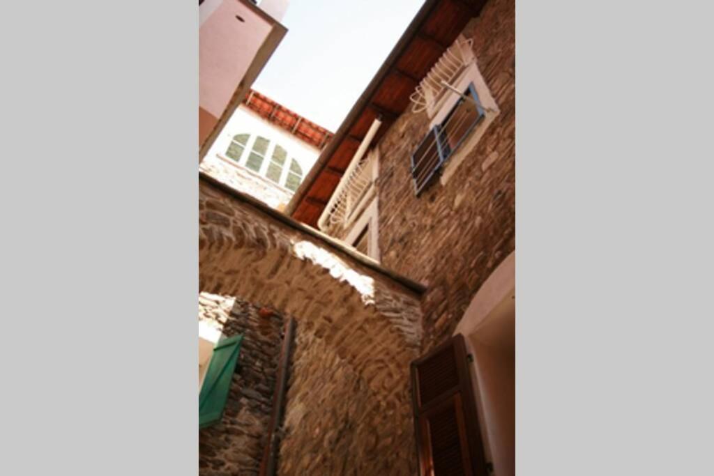 Alloggio Per Vacanze A Isolabona Экстерьер фото